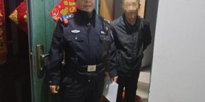 深夜居民小区里有人四处扒窗张望，巡逻民警及时赶到化险为夷